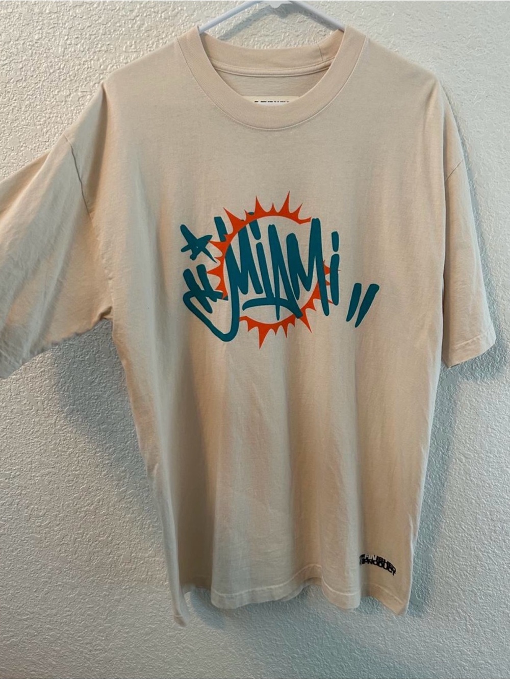 The Wild Collective Graffiti Graphic Tee Miami Dolphins Colors Men’s Large